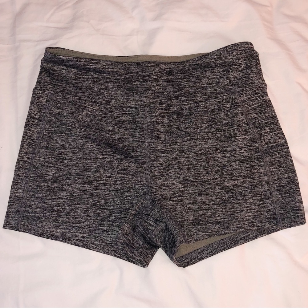 ACTIVE MID-RISE SHORTS, Size: M